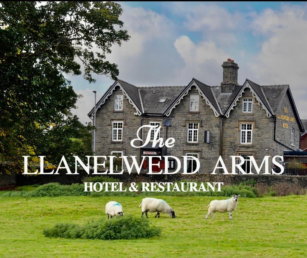 The Llanelwedd Arms Hotel Билт-Уэлс Экстерьер фото