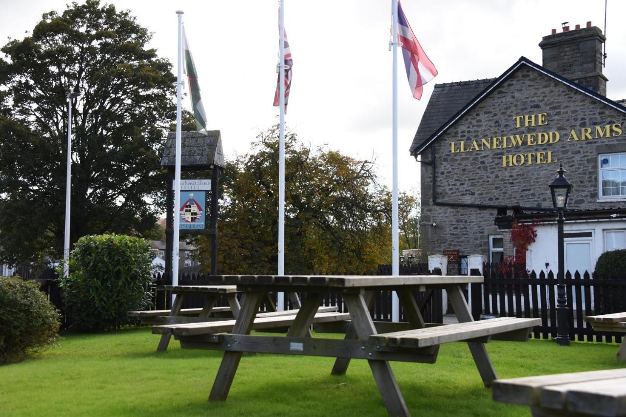 The Llanelwedd Arms Hotel Билт-Уэлс Экстерьер фото