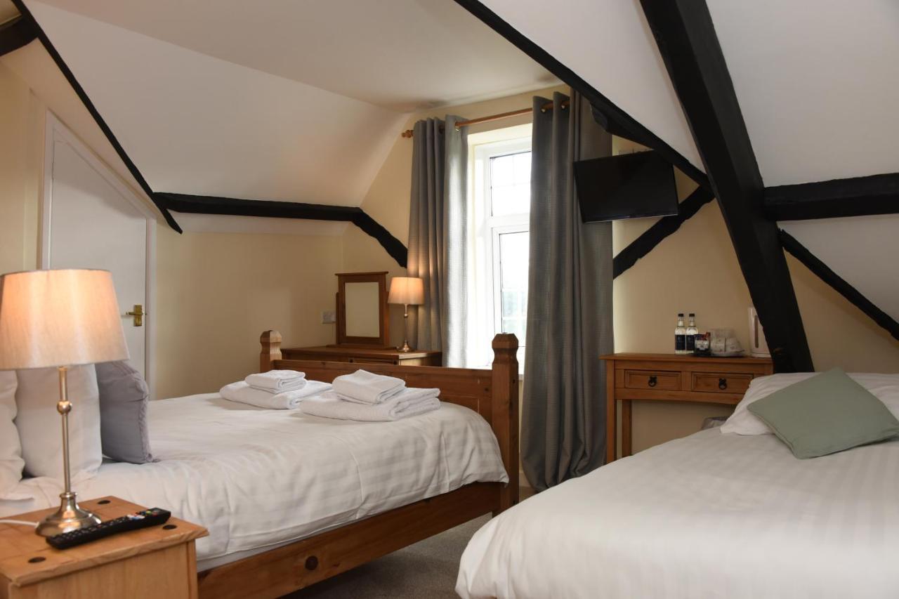 The Llanelwedd Arms Hotel Билт-Уэлс Экстерьер фото